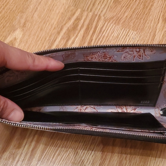 Wallet clutch with strap - Picture 9 of 13